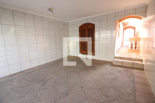 Garagem de casa à venda com 3 quartos, 235m² em Veloso, Osasco