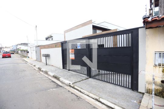 Fachada de kitnet/studio para alugar com 1 quarto, 23m² em Jardim Marcato, Suzano