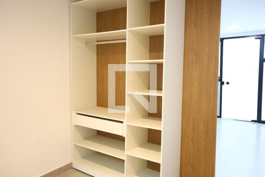 Quarto de kitnet/studio para alugar com 1 quarto, 23m² em Jardim Marcato, Suzano
