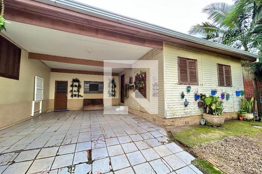 Fachada de casa à venda com 3 quartos, 490m² em Mauá, Novo Hamburgo