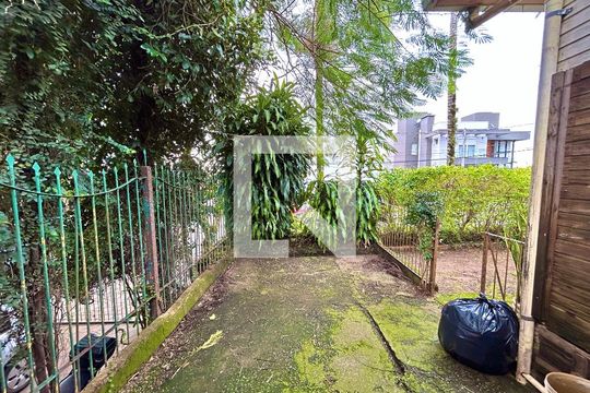 Pátio da Edícula  de casa à venda com 3 quartos, 490m² em Mauá, Novo Hamburgo