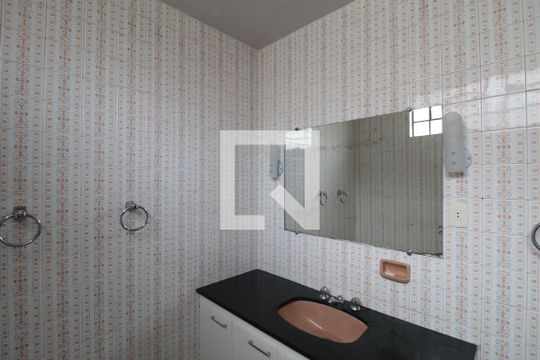 Banheiro de kitnet/studio para alugar com 1 quarto, 45m² em Nova Cachoeirinha, Belo Horizonte