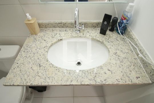 Banheiro de apartamento para alugar com 2 quartos, 35m² em Parque da Vila Prudente, São Paulo