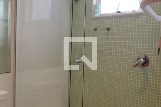 Banheiro da Suíte 1 de casa de condomínio à venda com 3 quartos, 441m² em Anil, Rio de Janeiro