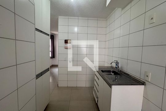 Cozinha de apartamento à venda com 2 quartos, 44m² em Jardim do Lago Continuacao, Campinas