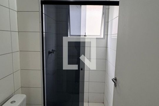 Banheiro de apartamento à venda com 2 quartos, 44m² em Jardim do Lago Continuacao, Campinas