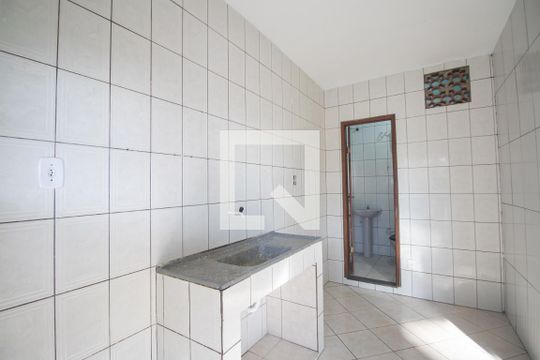 Cozinha de casa para alugar com 1 quarto, 43m² em Colubandê, São Gonçalo