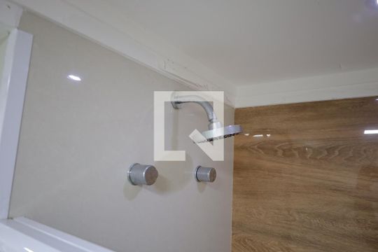 Banheiro de apartamento à venda com 2 quartos, 63m² em Vila Isa, São Paulo
