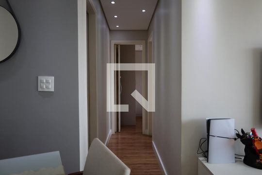 Corredor de apartamento à venda com 2 quartos, 63m² em Vila Isa, São Paulo