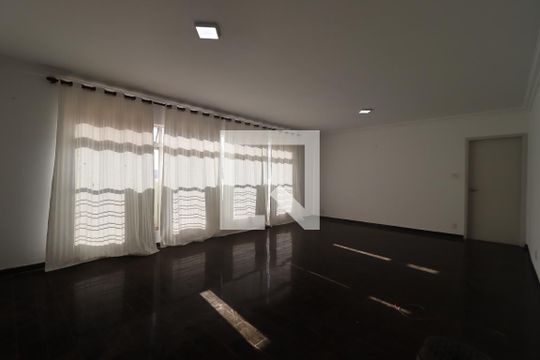 Apartamento para alugar com 3 quartos, 202m² em Centro, Ribeirão Preto