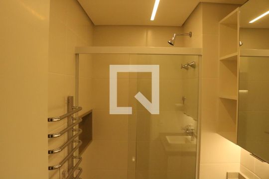 Banheiro de apartamento para alugar com 1 quarto, 25m² em Perdizes, São Paulo