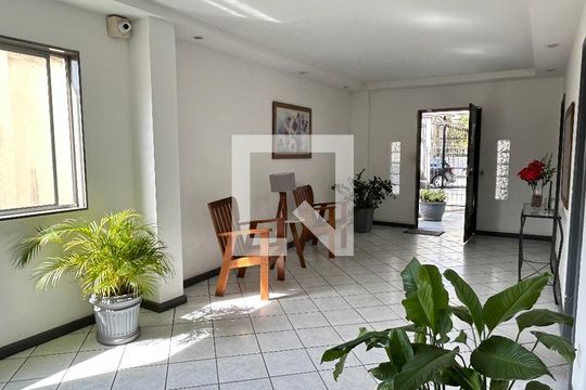 Hall de entrada de apartamento à venda com 2 quartos, 68m² em Del Castilho, Rio de Janeiro