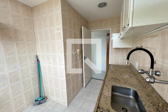 Cozinha de apartamento à venda com 2 quartos, 68m² em Del Castilho, Rio de Janeiro