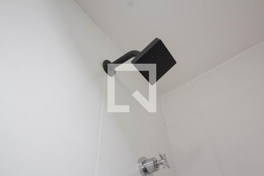 Banheiro de apartamento para alugar com 2 quartos, 42m² em Vila Marina, São Paulo