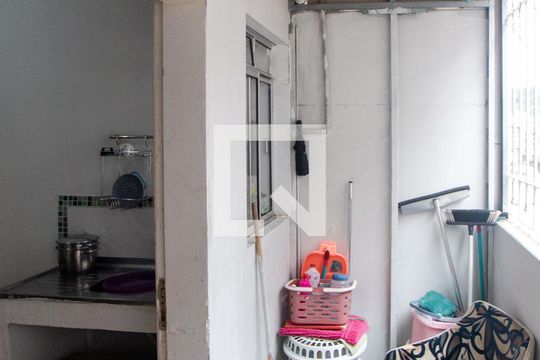 Área de Serviço de casa para alugar com 1 quarto, 60m² em Vila Irmaos Arnoni, São Paulo