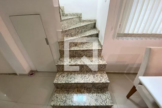 Escada Segundo Andar de casa à venda com 3 quartos, 220m² em Freguesia (jacarepaguá), Rio de Janeiro