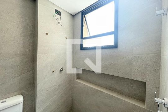Banheiro suíte 1 de apartamento à venda com 2 quartos, 127m² em Santo Antônio, Belo Horizonte