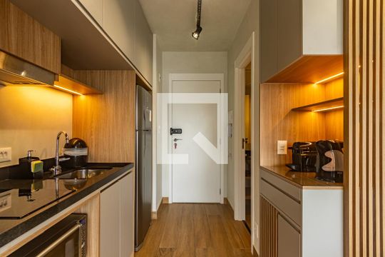 Cozinha de kitnet/studio à venda com 1 quarto, 25m² em Indianópolis, São Paulo