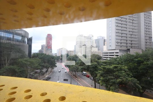 Vista da Sala de kitnet/studio à venda com 1 quarto, 35m² em Centro Histórico de São Paulo, São Paulo