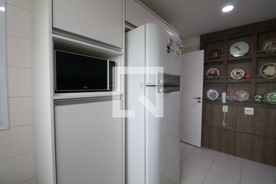 Cozinha de apartamento para alugar com 3 quartos, 159m² em Parque Enseada, Guarujá