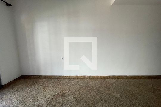 Sala de casa à venda com 3 quartos, 150m² em Jardim Pinheiros, São Paulo
