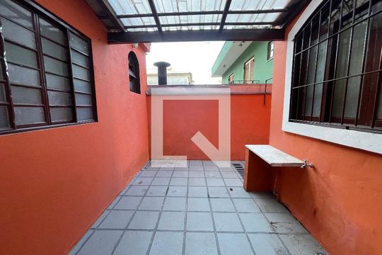 Quintal de casa à venda com 3 quartos, 150m² em Jardim Pinheiros, São Paulo