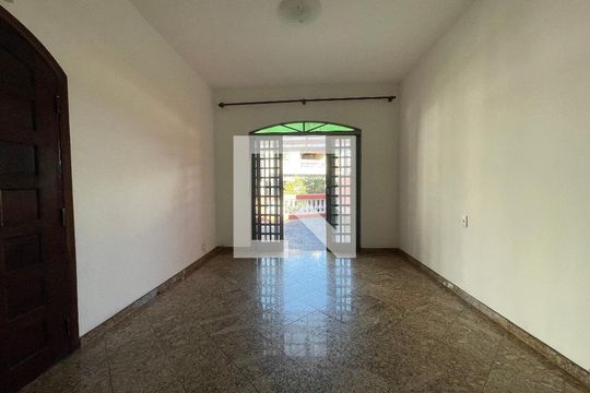 Sala de casa à venda com 3 quartos, 150m² em Jardim Pinheiros, São Paulo