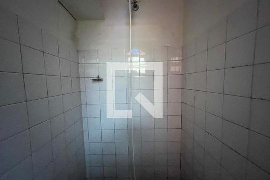Banheiro de Serviço de casa à venda com 3 quartos, 150m² em Jardim Pinheiros, São Paulo