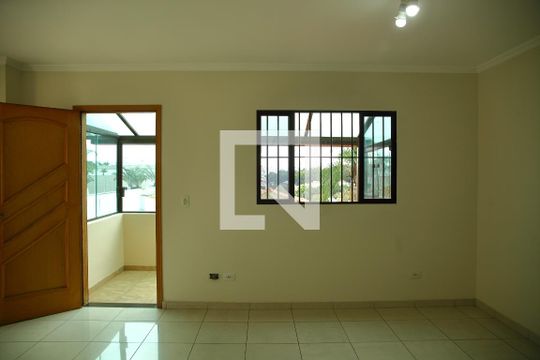 Sala de casa para alugar com 2 quartos, 120m² em Jardim Paramount, São Bernardo do Campo