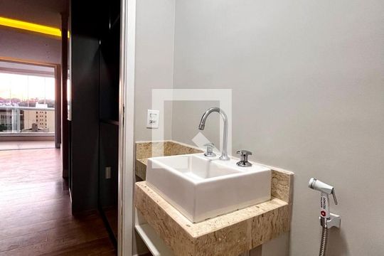 Lavabo de apartamento à venda com 3 quartos, 95m² em Vila Itapura, Campinas