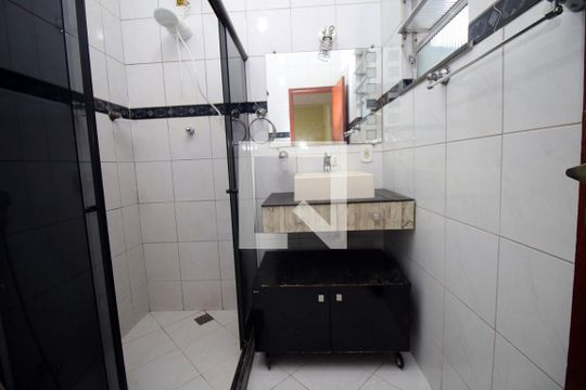 Banheiro de casa à venda com 2 quartos, 69m² em Penha Circular, Rio de Janeiro