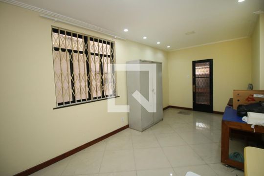 Casa à venda com 2 quartos, 69m² em Penha Circular, Rio de Janeiro
