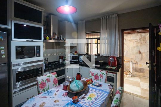 Cozinha de casa à venda com 4 quartos, 337m² em Casa Grande, Diadema