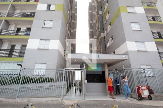 Fachada de apartamento para alugar com 2 quartos, 49m² em São Pedro, Osasco