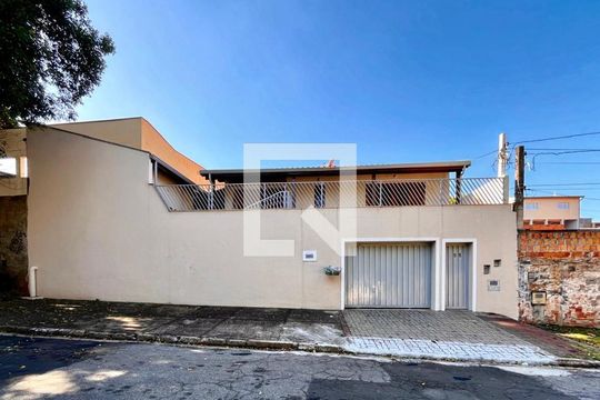 Fachada de casa à venda com 3 quartos, 355m² em Parque São Quirino, Campinas