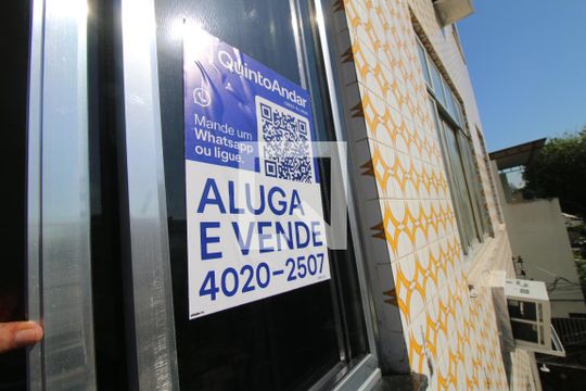 Placa de apartamento à venda com 2 quartos, 79m² em Penha Circular, Rio de Janeiro