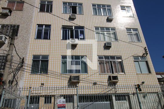 Placa de apartamento à venda com 2 quartos, 79m² em Penha Circular, Rio de Janeiro