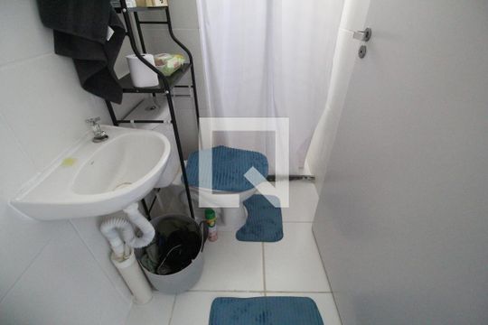 Banheiro de apartamento à venda com 2 quartos, 45m² em Gardênia Azul, Rio de Janeiro