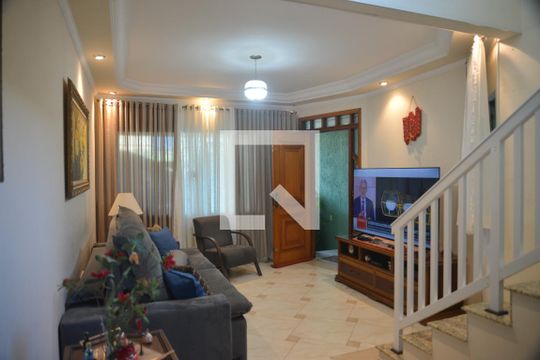 Sala de casa à venda com 4 quartos, 191m² em Parque das Nações, Santo André
