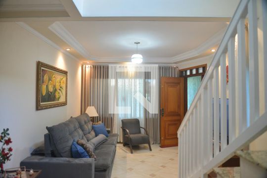 Sala de casa à venda com 4 quartos, 191m² em Parque das Nações, Santo André