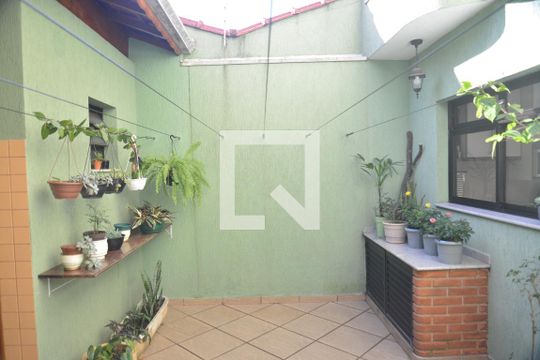 Quintal de casa à venda com 4 quartos, 191m² em Parque das Nações, Santo André