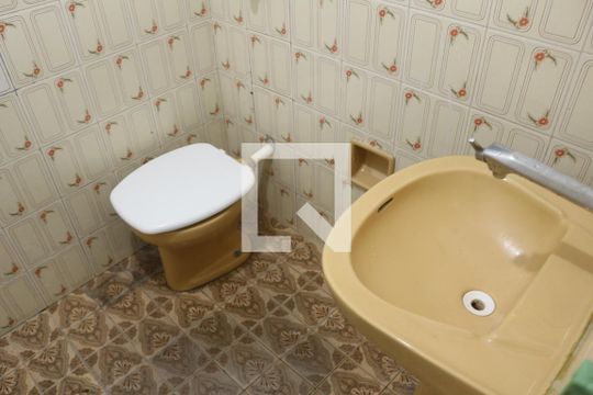 Banheiro de casa para alugar com 1 quarto, 48m² em Santa Maria, São Caetano do Sul
