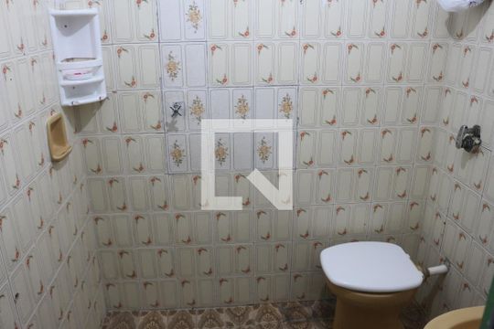 Banheiro de casa para alugar com 1 quarto, 48m² em Santa Maria, São Caetano do Sul