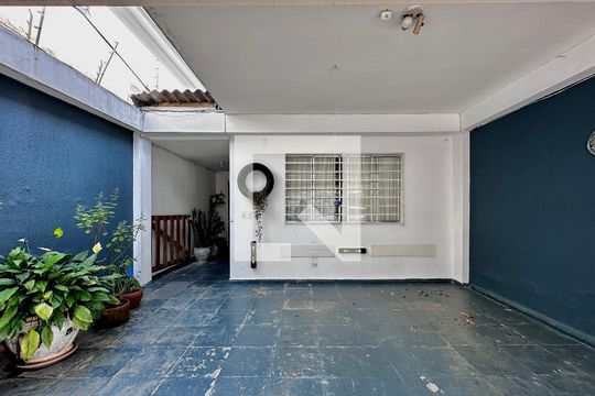 Garagem de casa para alugar com 3 quartos, 200m² em Jardim Aeroporto, São Paulo