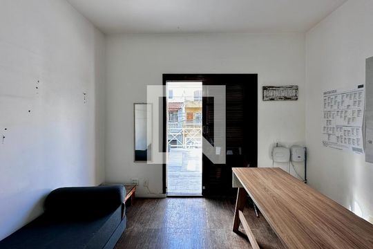 Quarto 2 de casa para alugar com 3 quartos, 200m² em Jardim Aeroporto, São Paulo