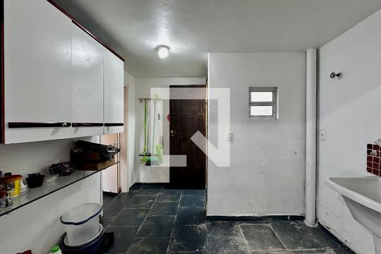 Área de Serviço de casa para alugar com 3 quartos, 200m² em Jardim Aeroporto, São Paulo