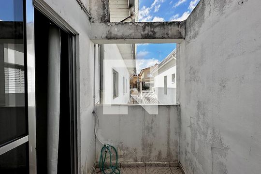 Sacada Suíte de casa para alugar com 3 quartos, 200m² em Jardim Aeroporto, São Paulo