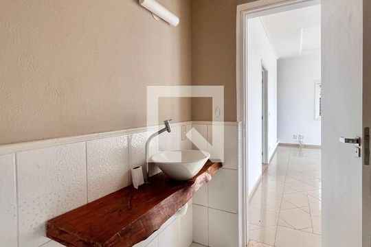 Lavabo de casa de condomínio à venda com 4 quartos, 356m² em Conjunto Habitacional Vila Santana (Sousas), Campinas