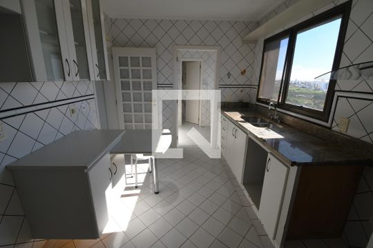 Cozinha de apartamento à venda com 3 quartos, 137m² em Notre Dame, Campinas