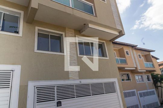 Fachada da Casa de casa de condomínio para alugar com 2 quartos, 101m² em Vila Carmosina, São Paulo